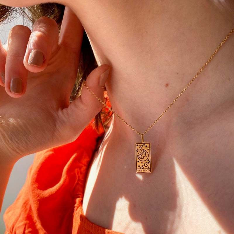 TJ 3-D Fashion Tarot Card Artifact Pendant Necklace